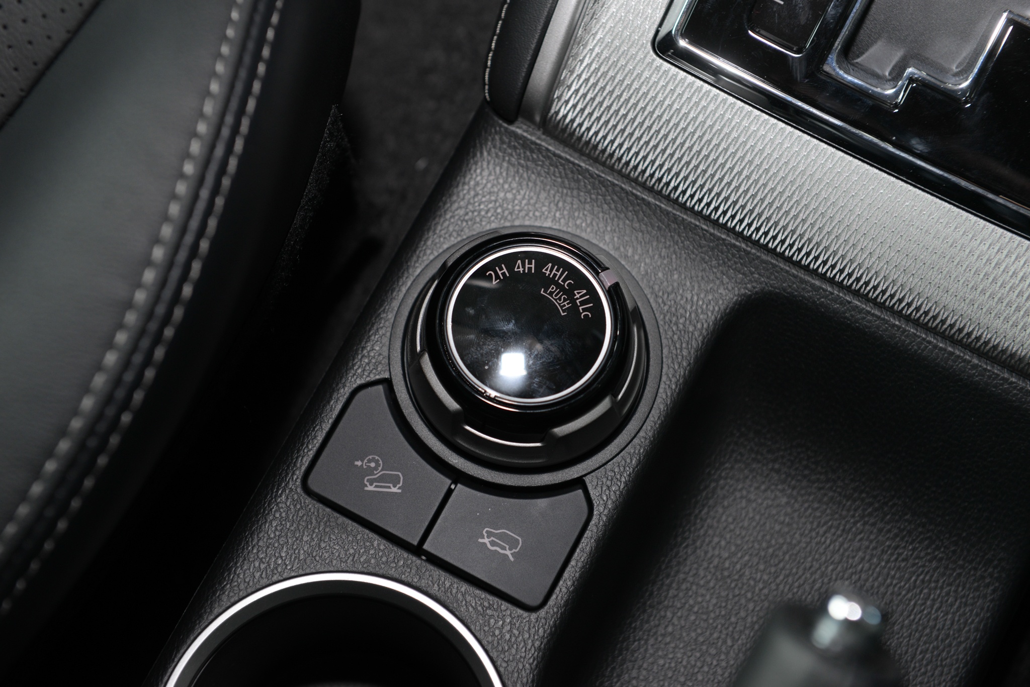 Chi tiet Mitsubishi Triton 2019 anh 8