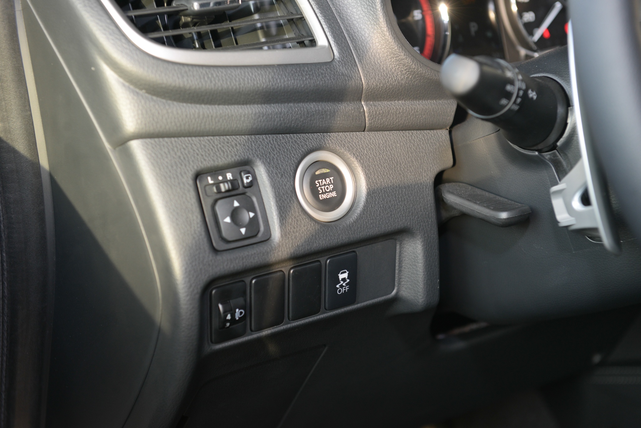 Chi tiet Mitsubishi Triton 2019 anh 9