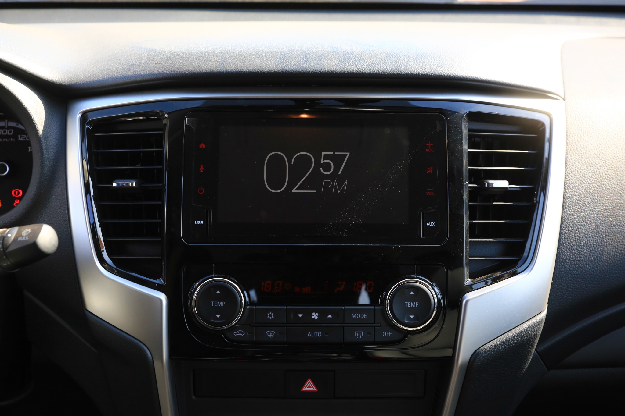 Chi tiet Mitsubishi Triton 2019 anh 10