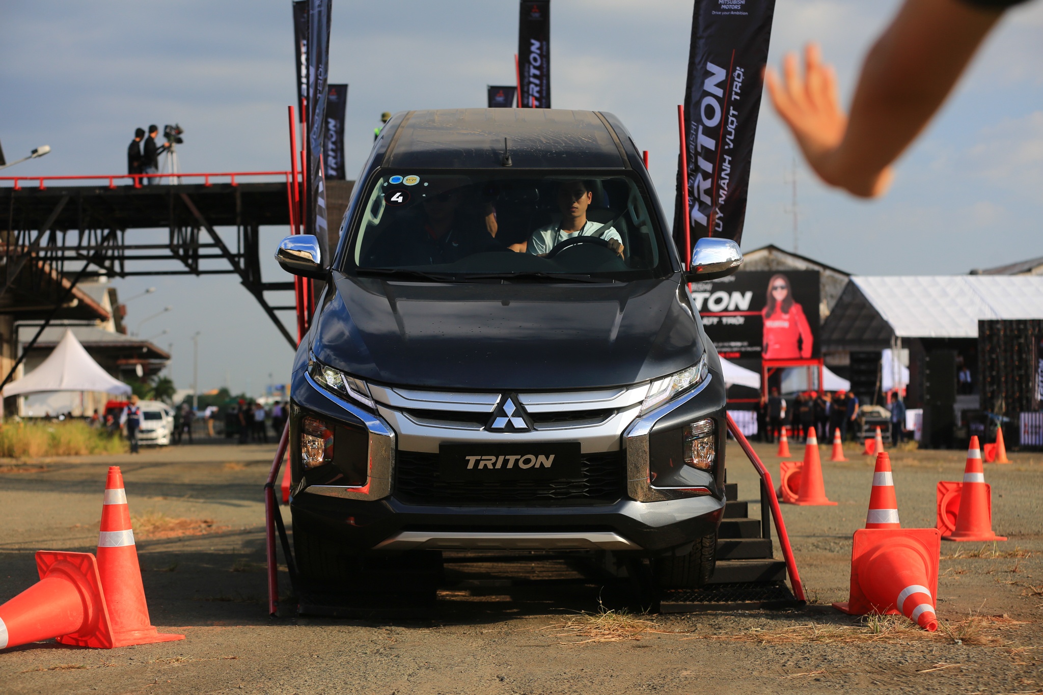 Chi tiet Mitsubishi Triton 2019 anh 11