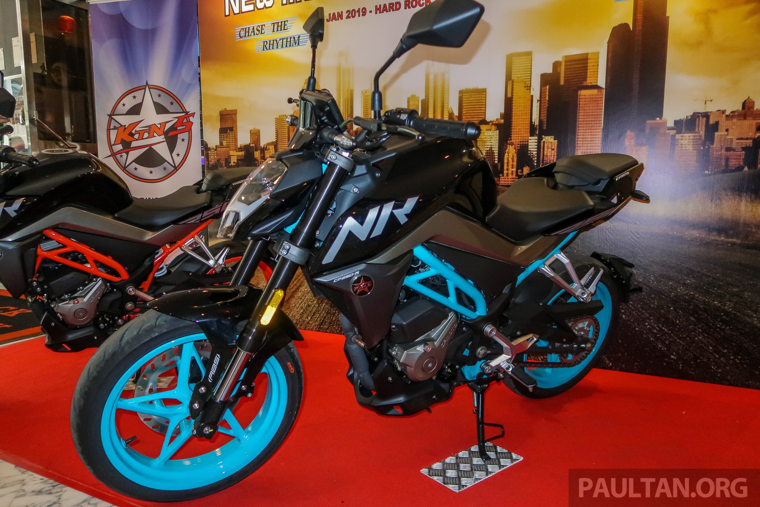 CFMoto 250 NK ra mat tai Malaysia, gia tu 3.112 USD hinh anh