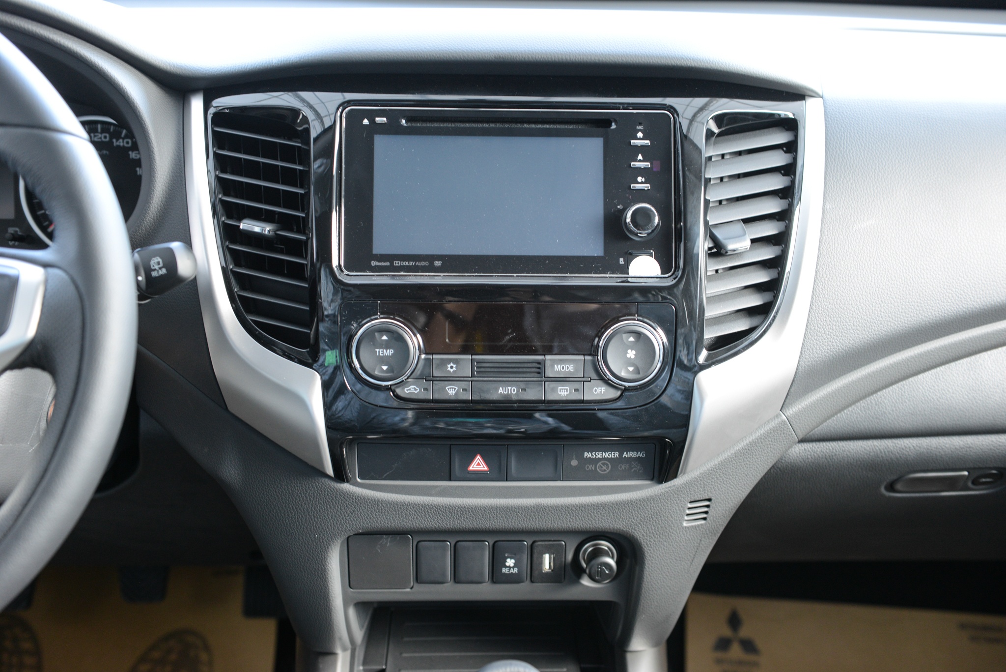 Mitsubishi Pajero Sport ban so san anh 7