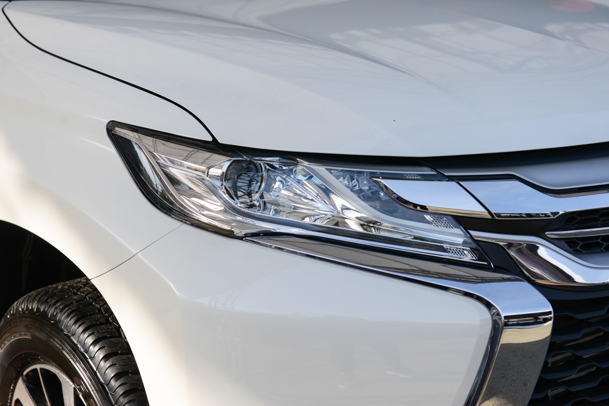 Mitsubishi Pajero Sport ban so san anh 2