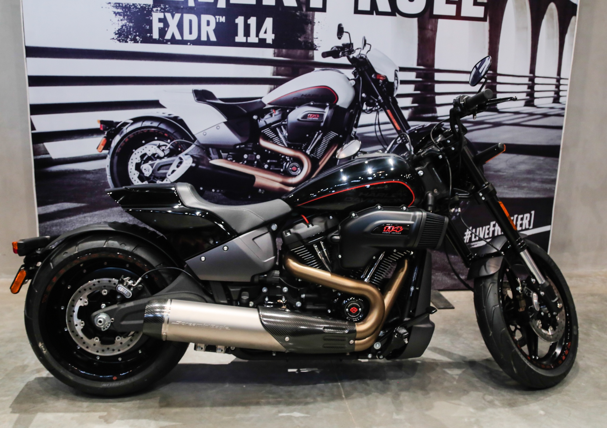 Harley-Davidson FXDR 114 ra mat anh 1