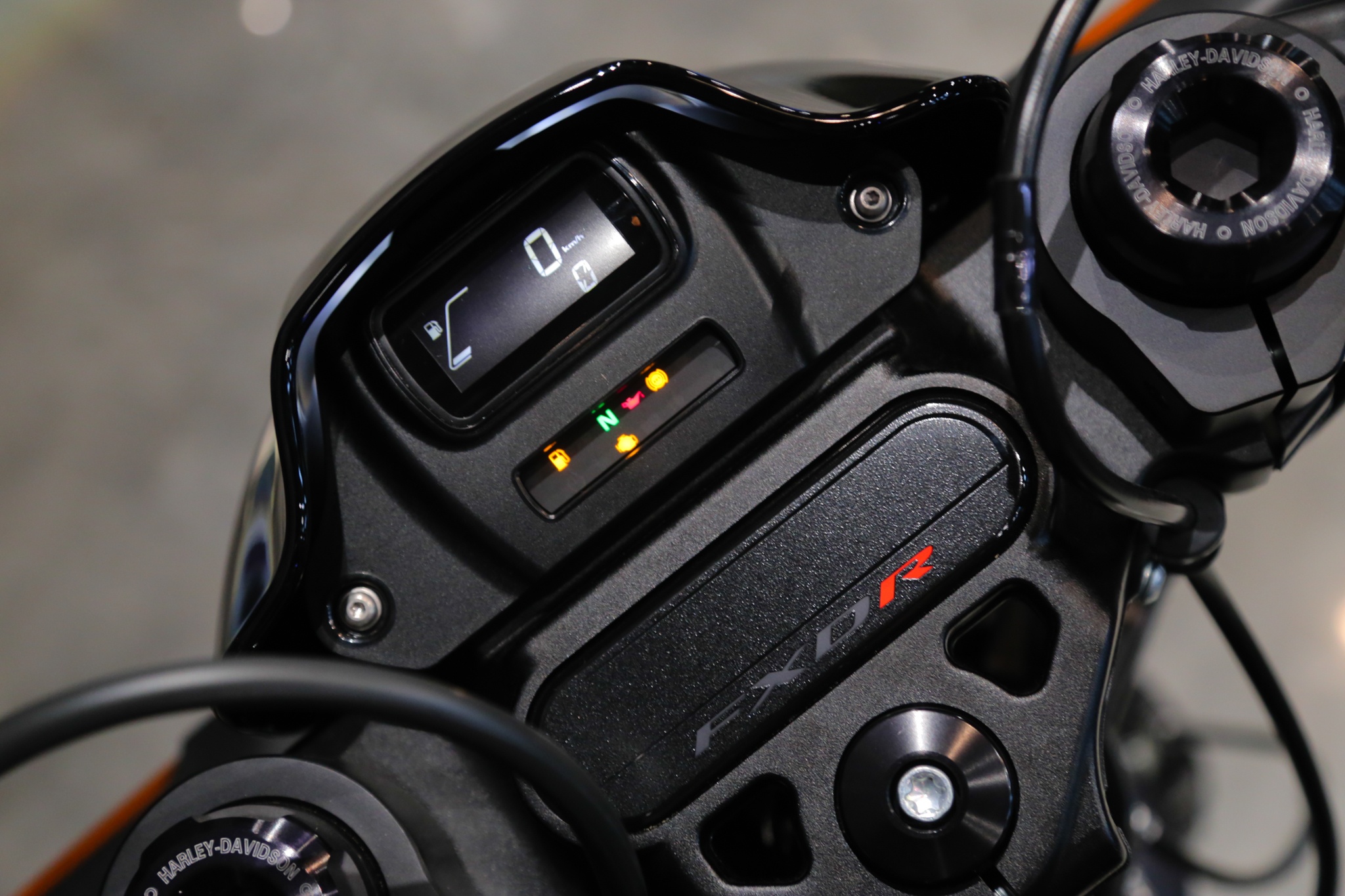 Harley-Davidson FXDR 114 ra mat anh 8