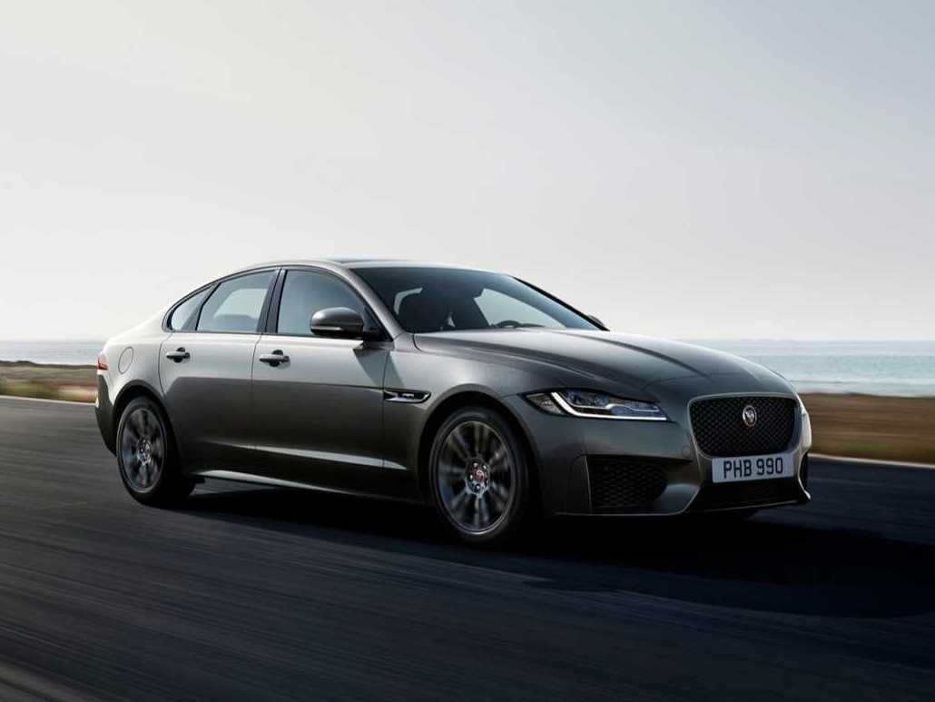 Jaguar XF ban dac biet Chequered Flag gia tu 46.000 USD hinh anh