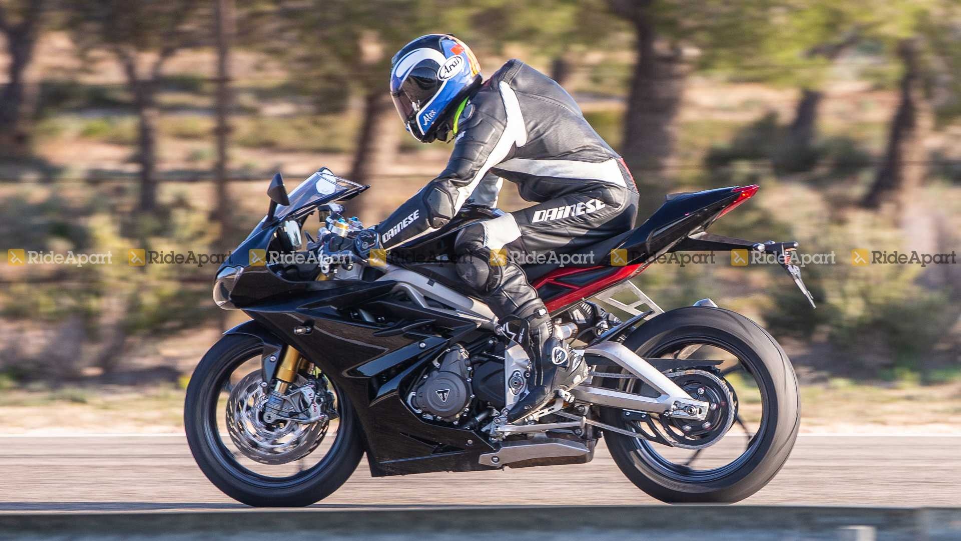 Sportbike Triumph Daytona 765 chay thu nghiem, cho ngay ra mat hinh anh