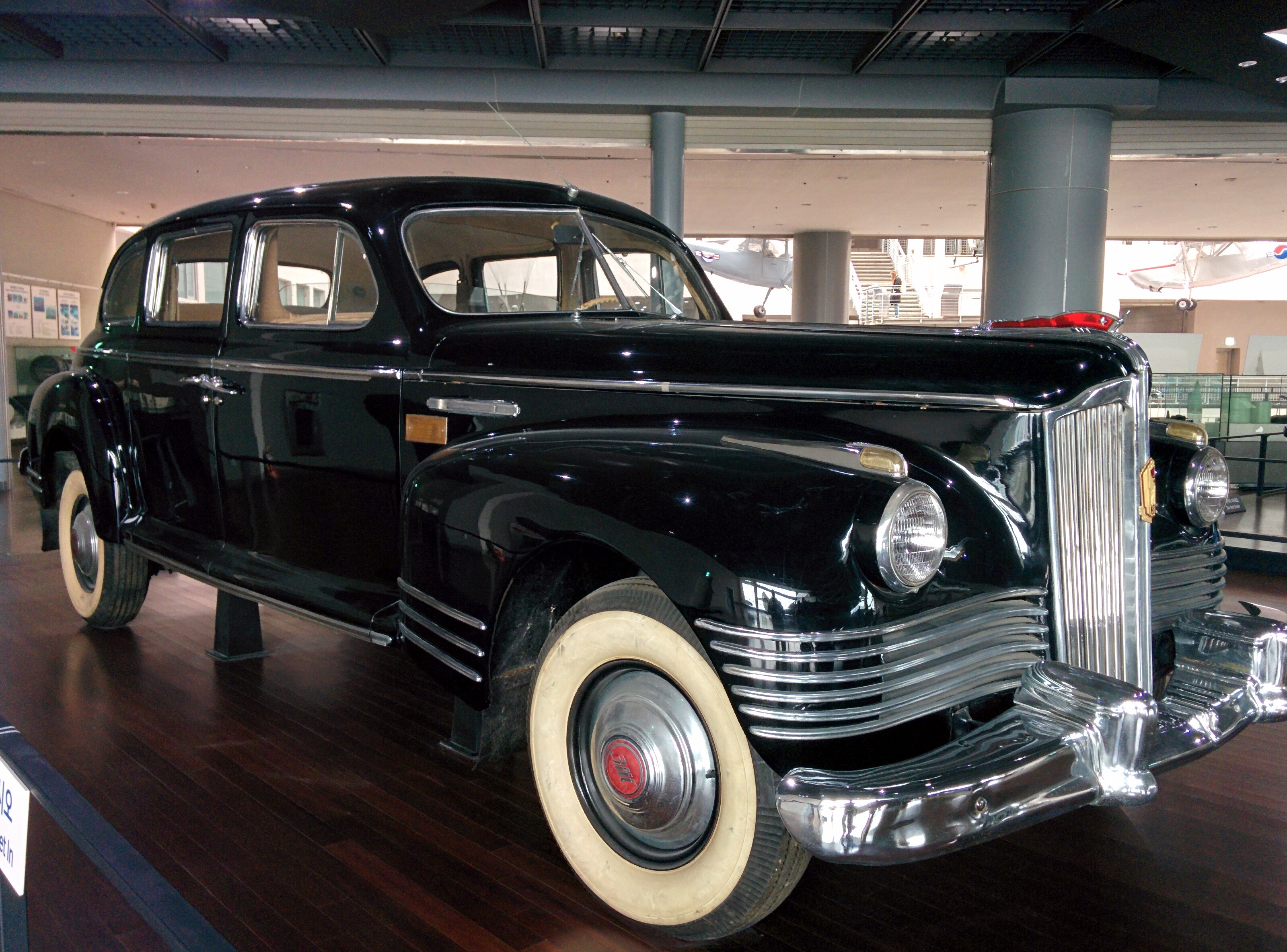 3 doi lanh dao trieu tien di xe gi? anh 1