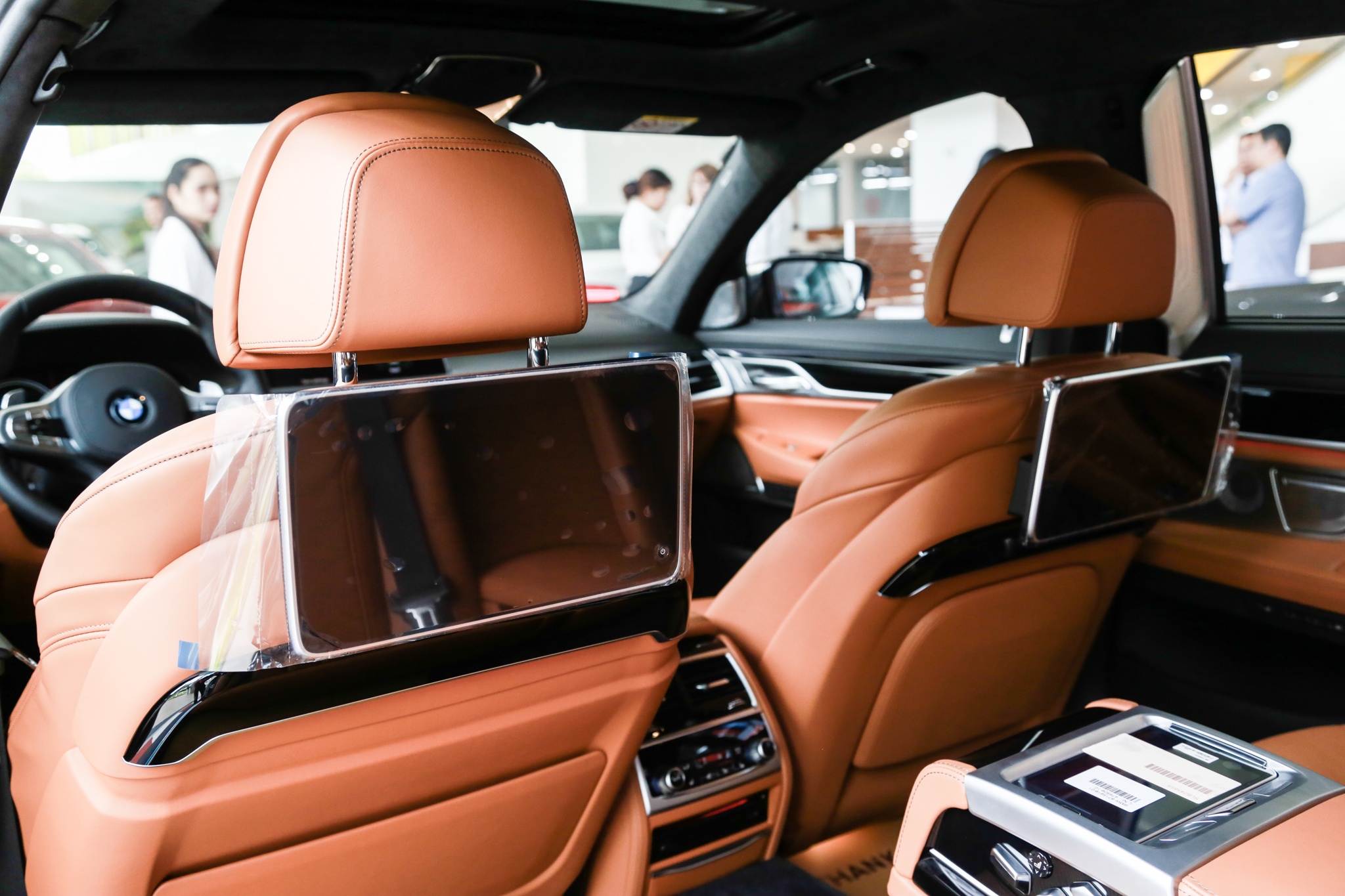 BMW M760Li XDrive 2019 tai Viet Nam anh 10