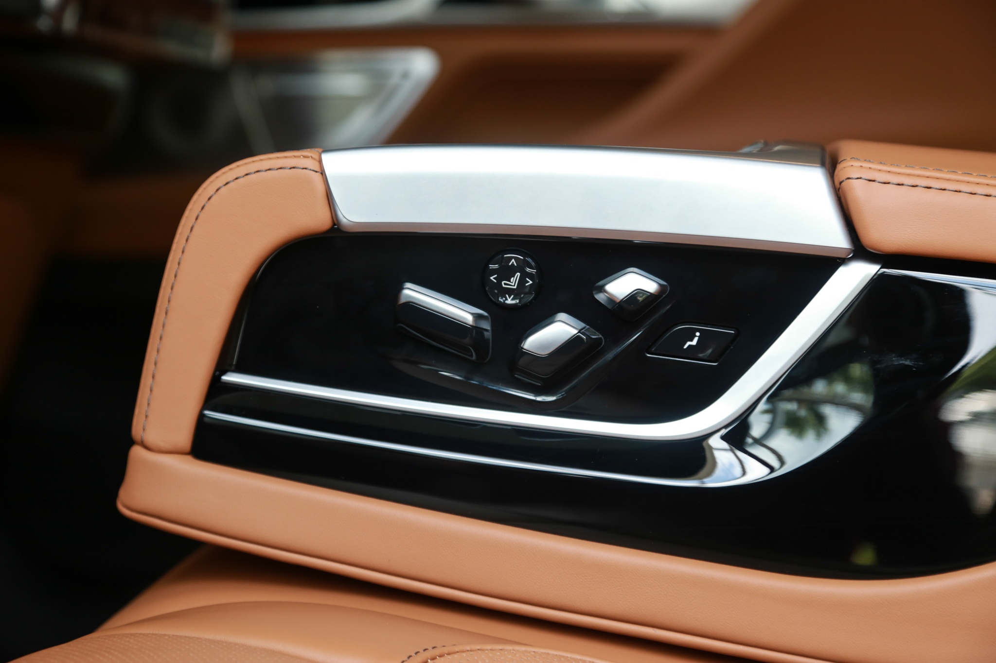 BMW M760Li XDrive 2019 tai Viet Nam anh 12