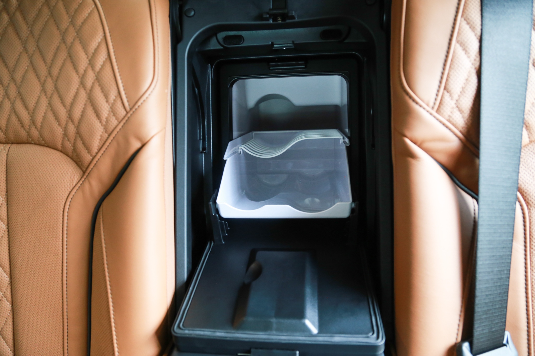 BMW M760Li XDrive 2019 tai Viet Nam anh 13