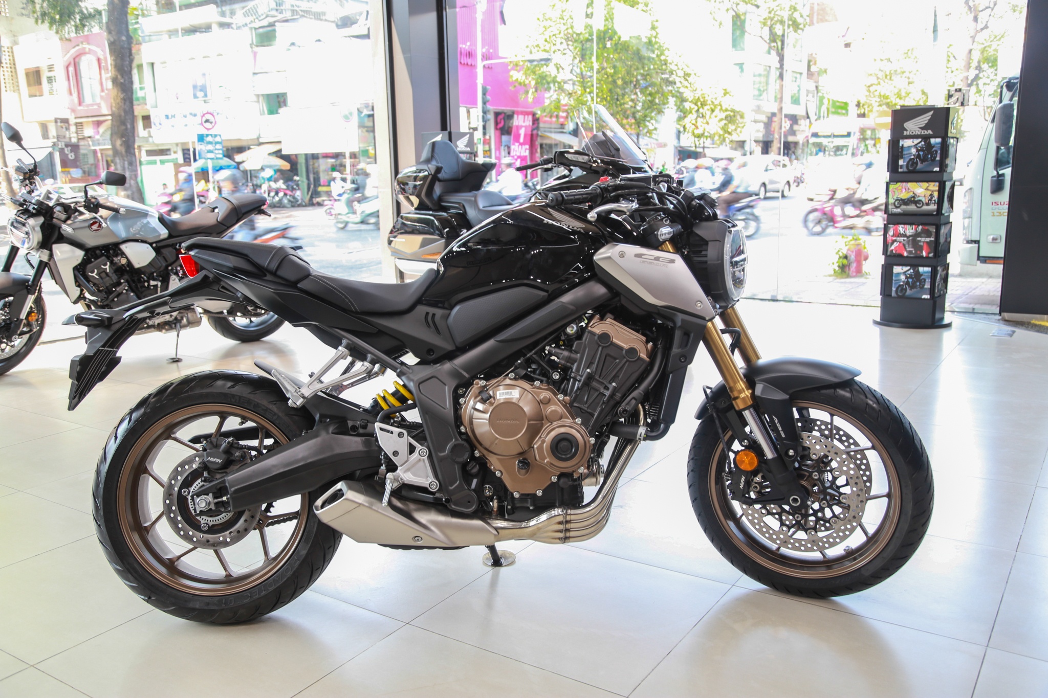 Honda CB650R ban sach khi cap ben dai ly anh 3