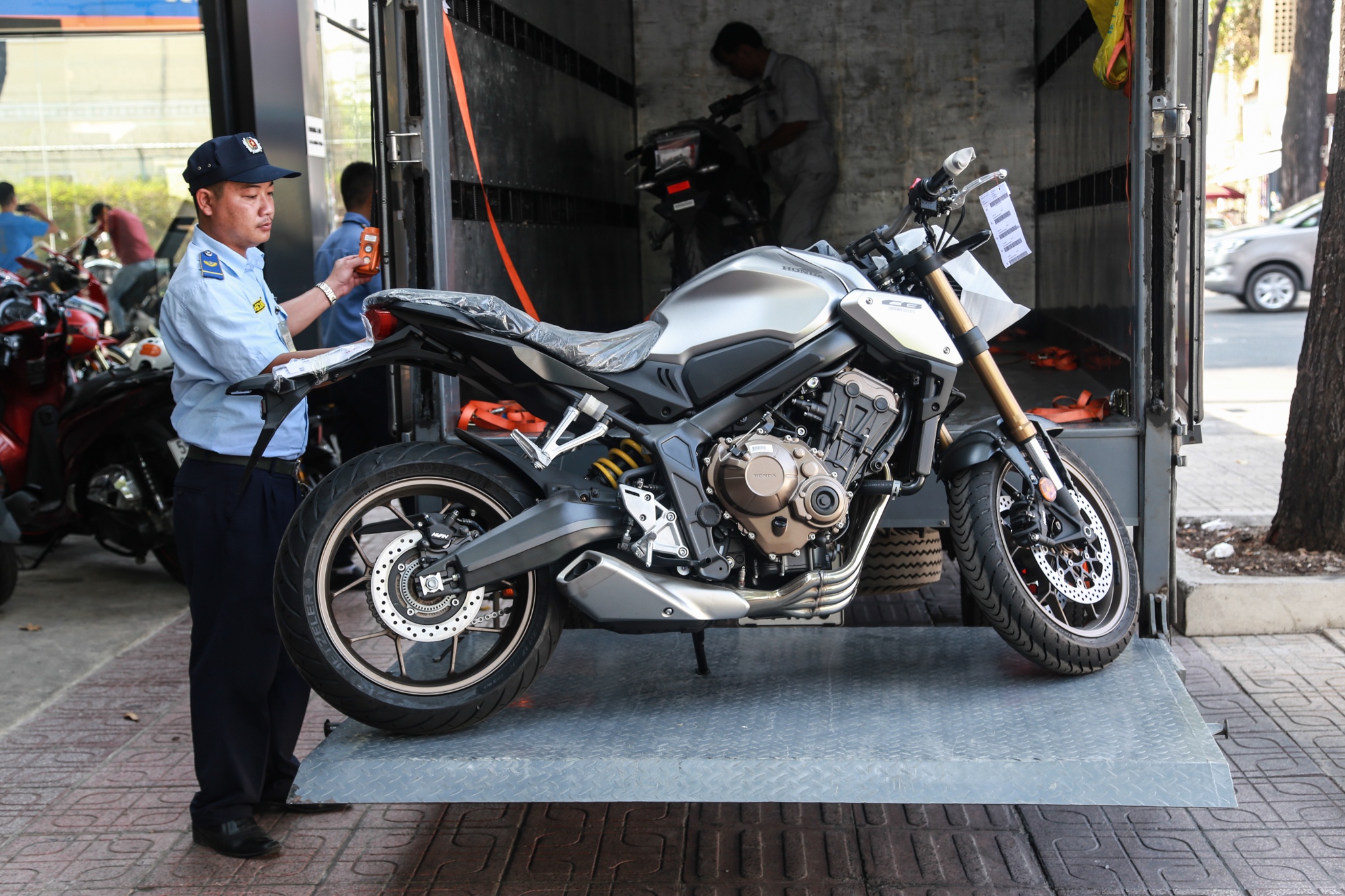 Honda CB650R ban sach khi cap ben dai ly anh 13