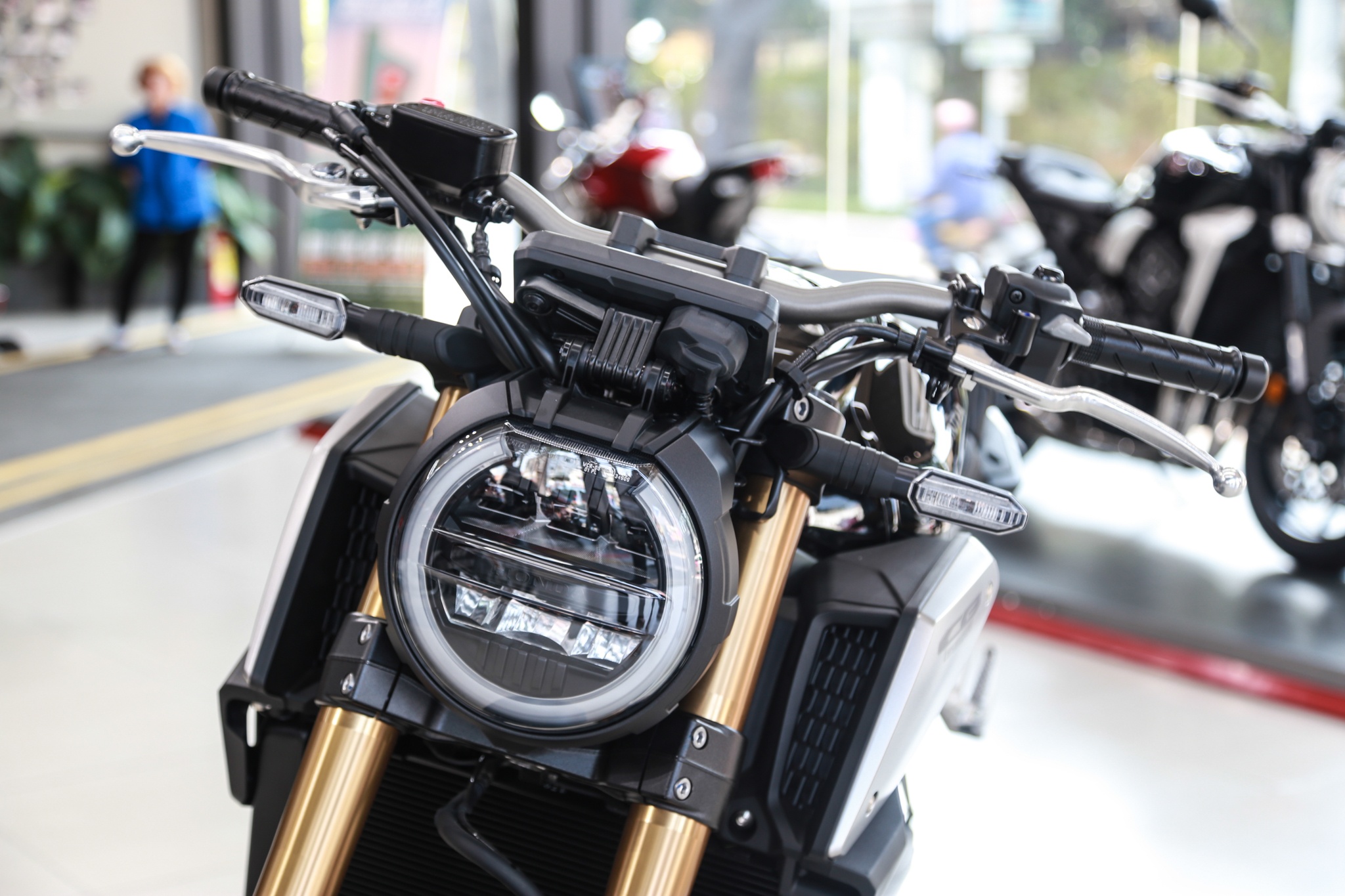 Honda CB650R ban sach khi cap ben dai ly anh 4