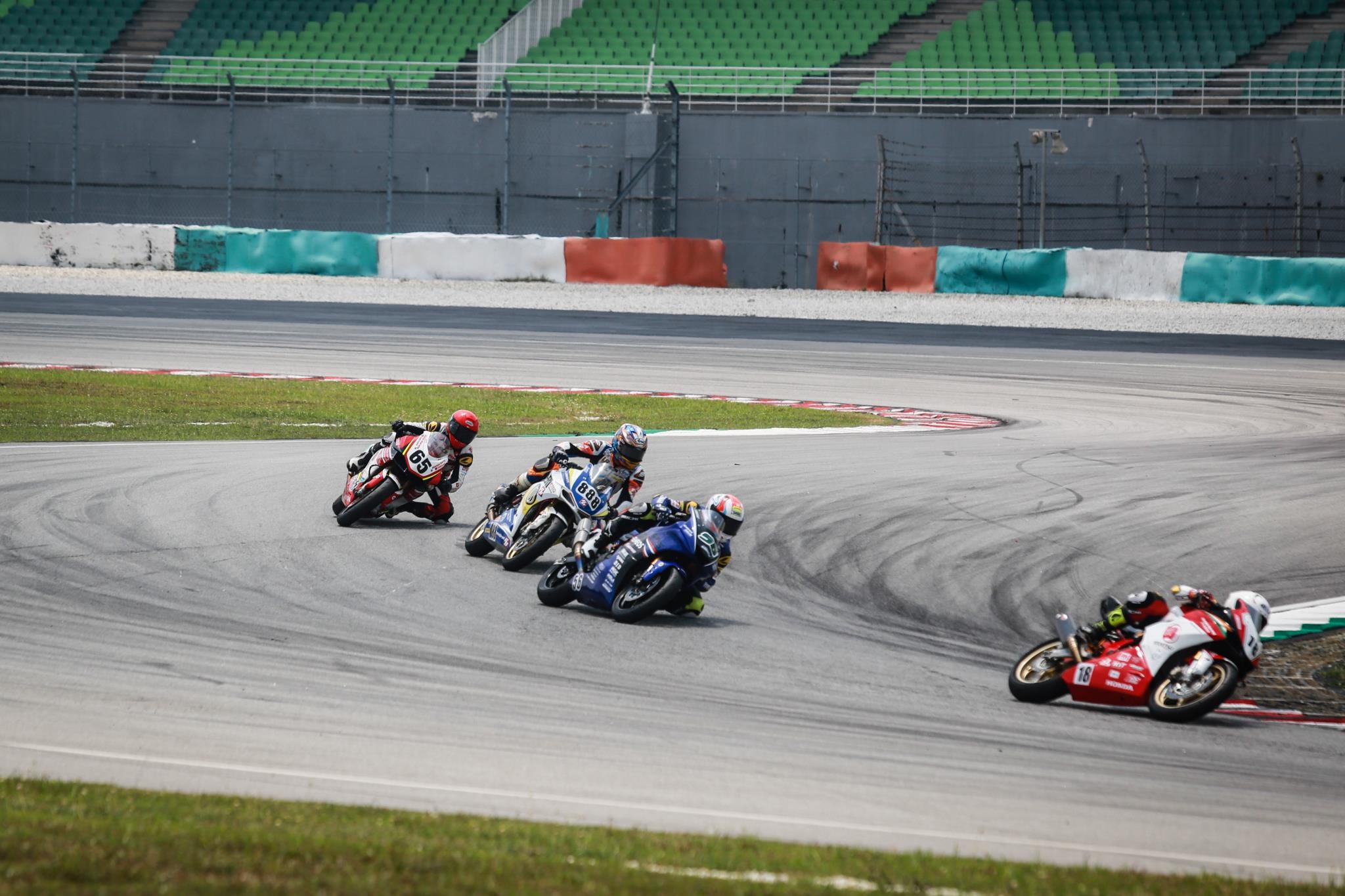 Chang 1 giai dua ARRC 2019 anh 13