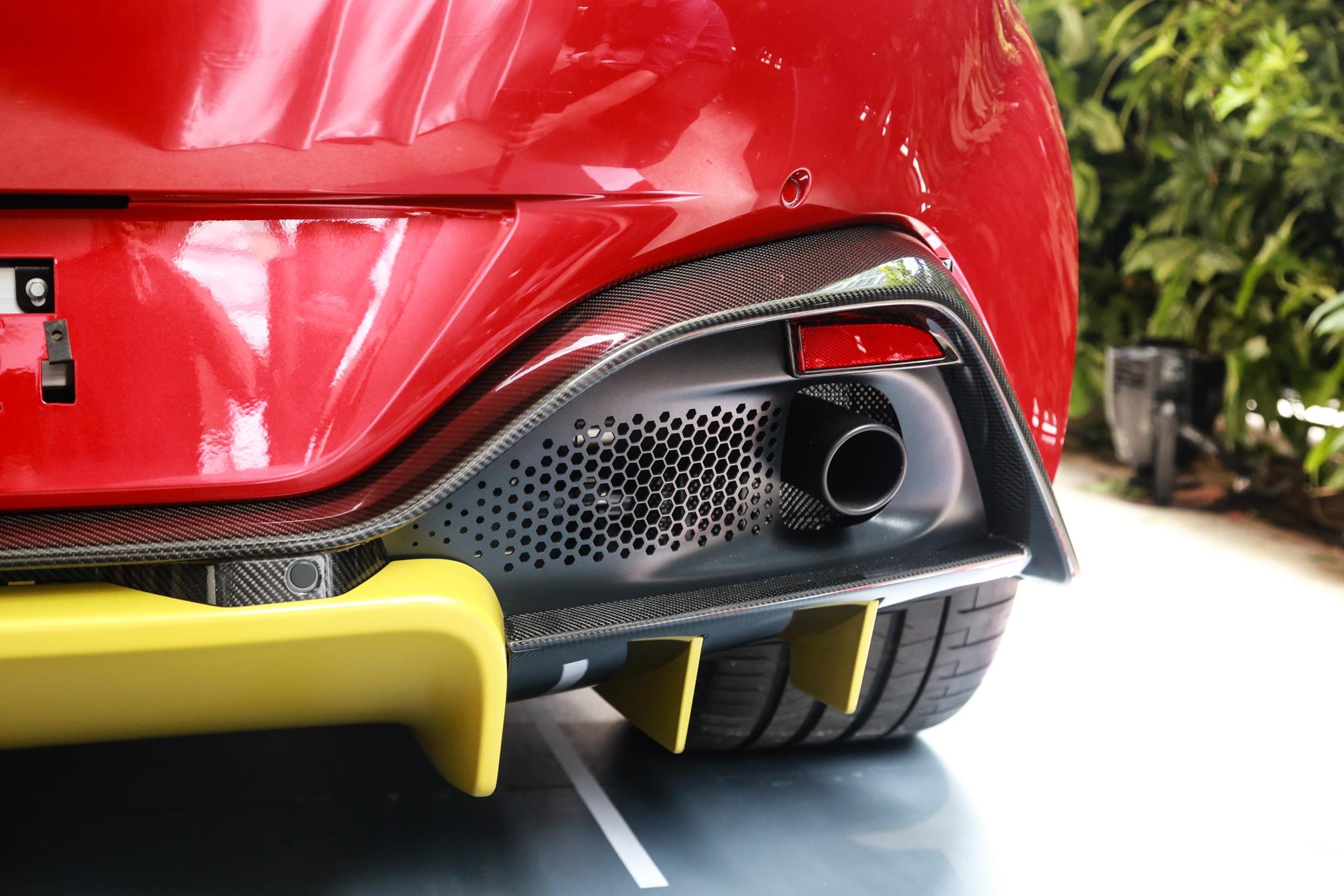 Aston Martin Vantage V8 ra mat anh 4