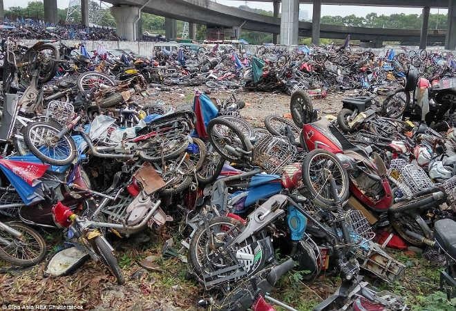 Nghĩa địa xe máy Trung Quốc ảnh 3 Nghia dia xe may Trung Quoc anh 3