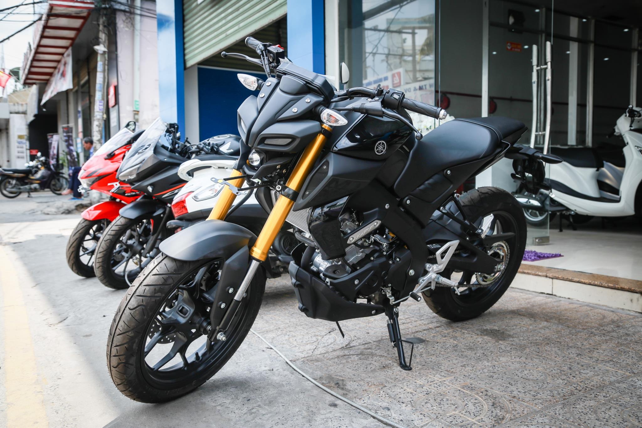 Chi tiet 'chien binh' Yamaha MT-15 vua ve VN, gia 79 trieu dong hinh anh