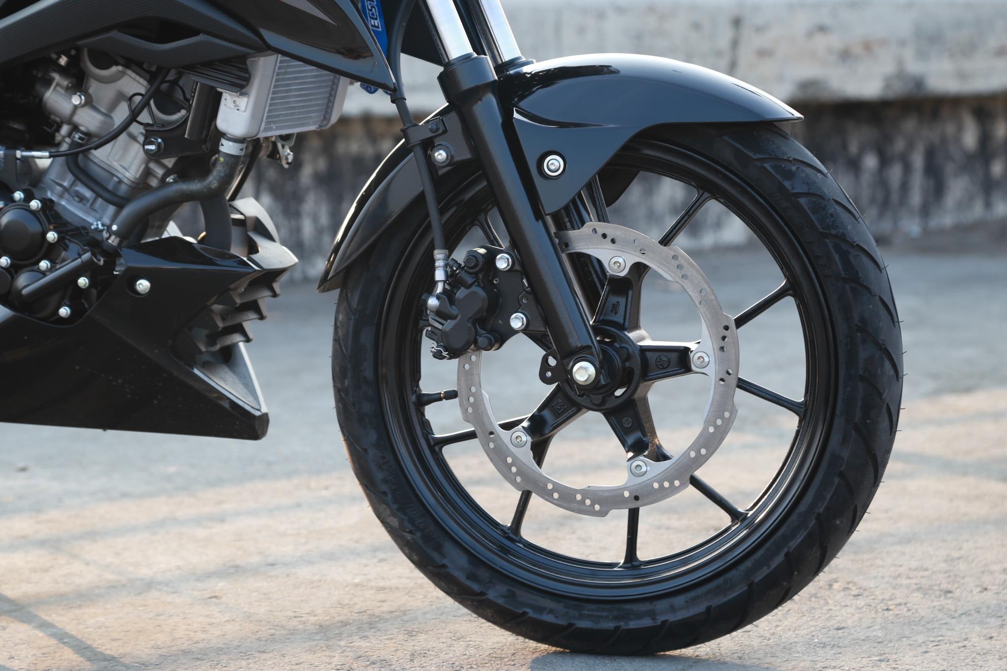 So sanh Suzuki GSX 150 Bandit va Yamaha MT-15 anh 9