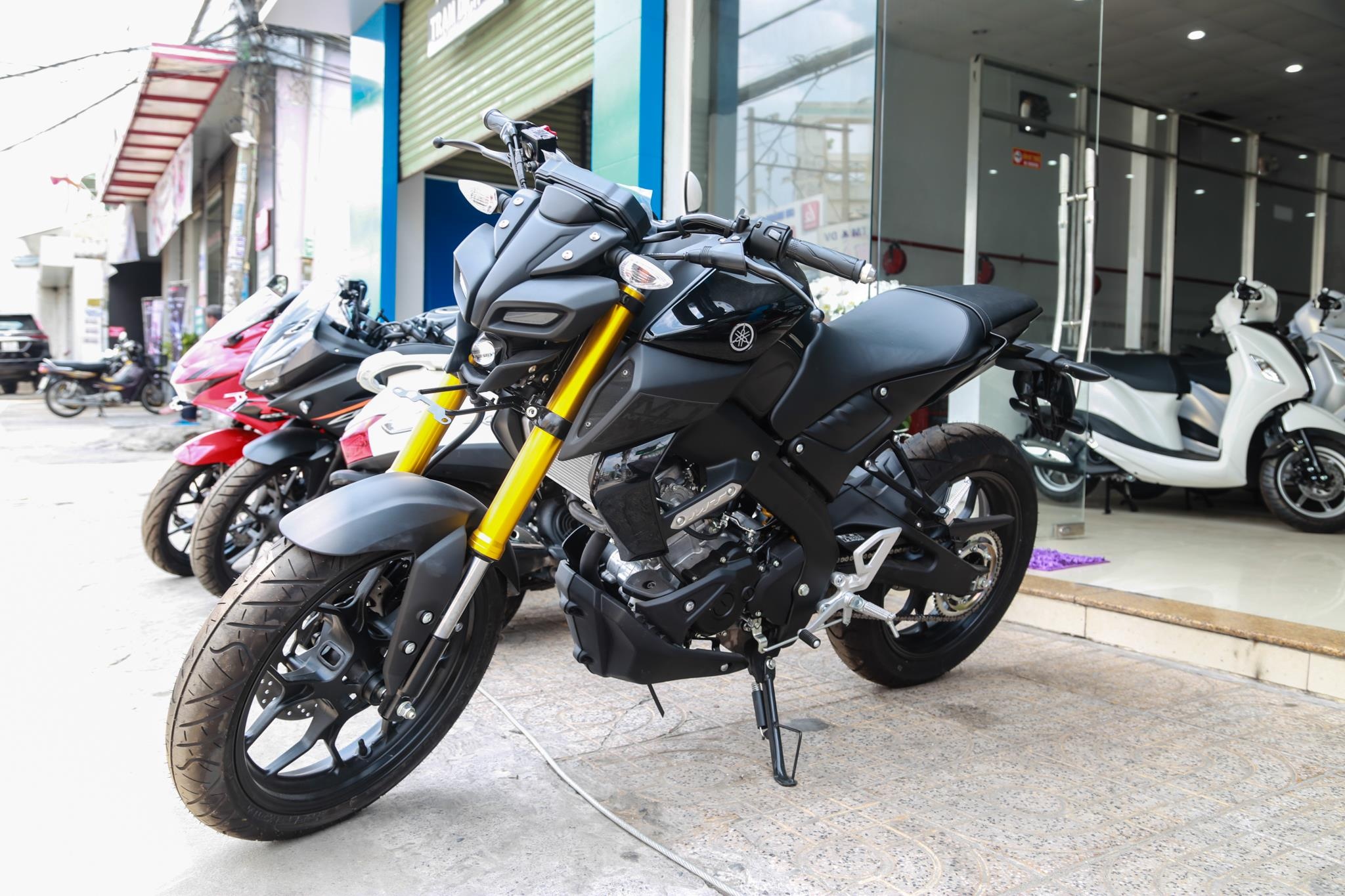 So sanh Suzuki GSX 150 Bandit va Yamaha MT-15 anh 2