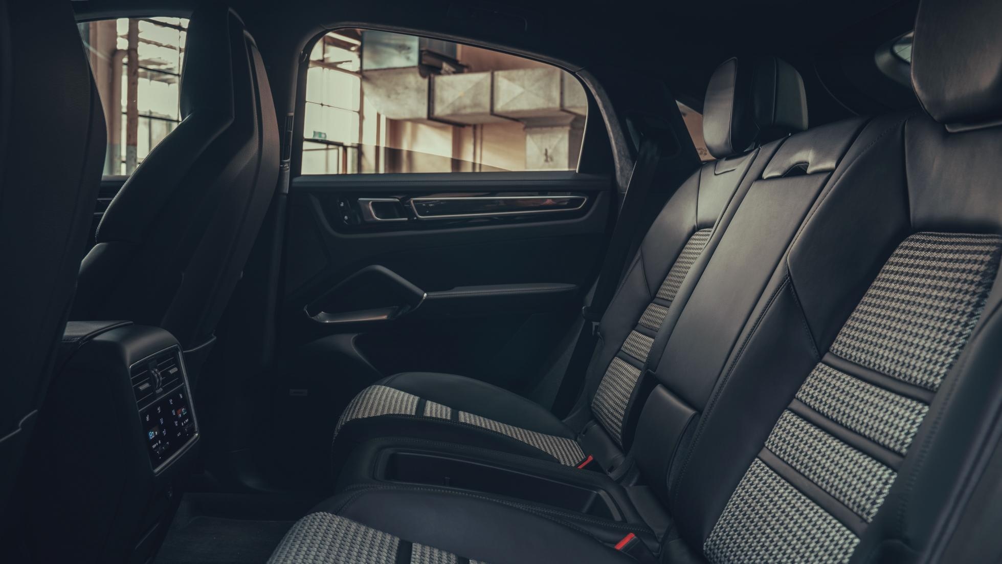 Porsche Cayenne mới ra mắt ảnh 9 Porsche Cayenne moi ra mat anh 9