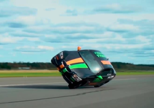 Ky luc lai xe hoi bang 2 banh nhanh nhat the gioi hinh anh