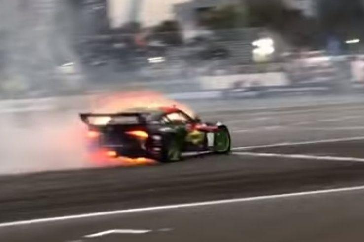 Toyota Supra 2020 cua 'vua drift' boc chay trong ngay dau ra mat hinh anh