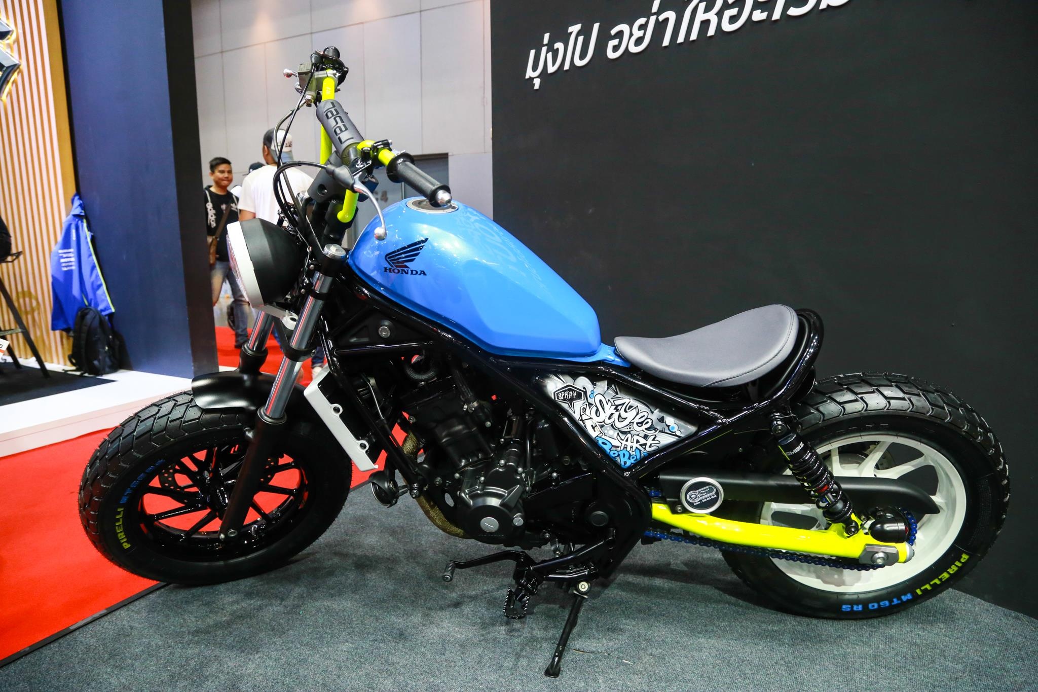 Honda Rebel 300 do Chopper anh 1