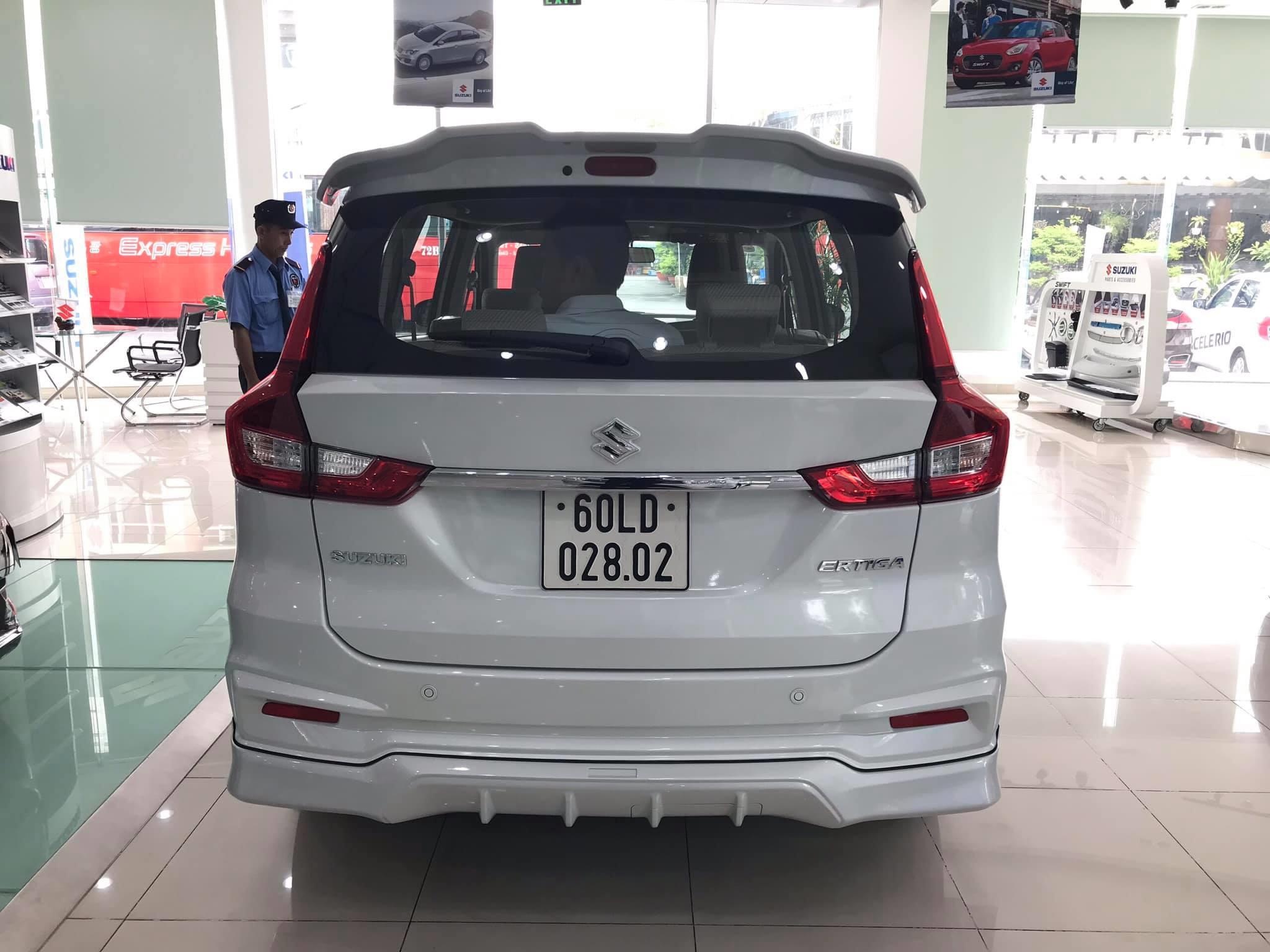 Suzuki Ertiga 2019 cap ben dai ly anh 6