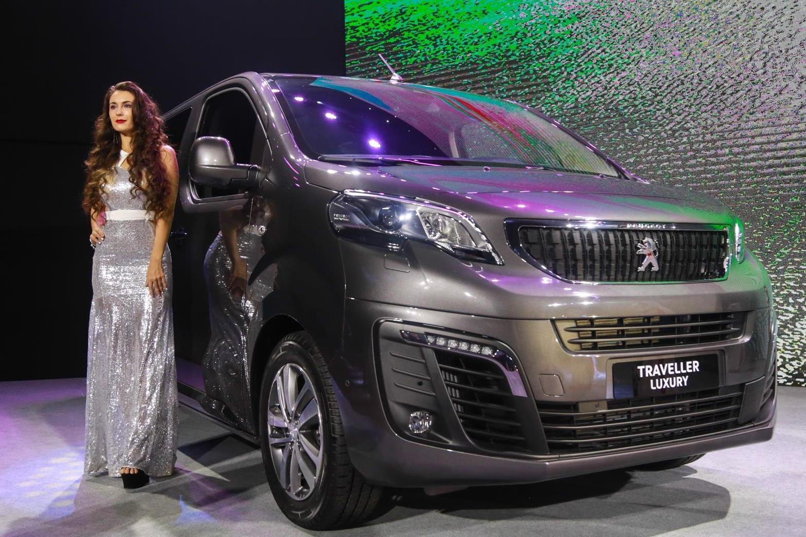 Chi tiet Peugeot Traveller vua ra mat tai VN, gia tu 1,7 ty dong hinh anh