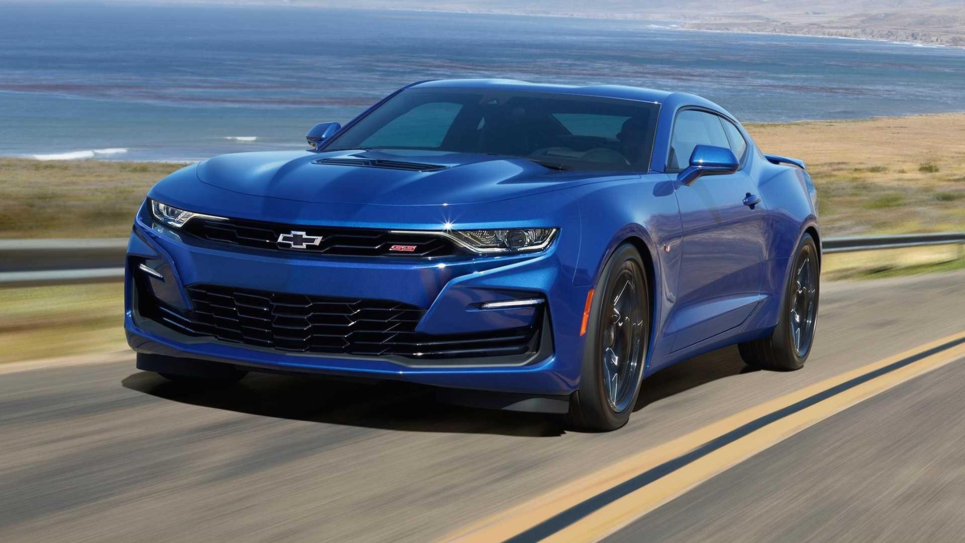 Chevrolet Camaro 2020 ra mat, nang cap ngoai that va dong co hinh anh