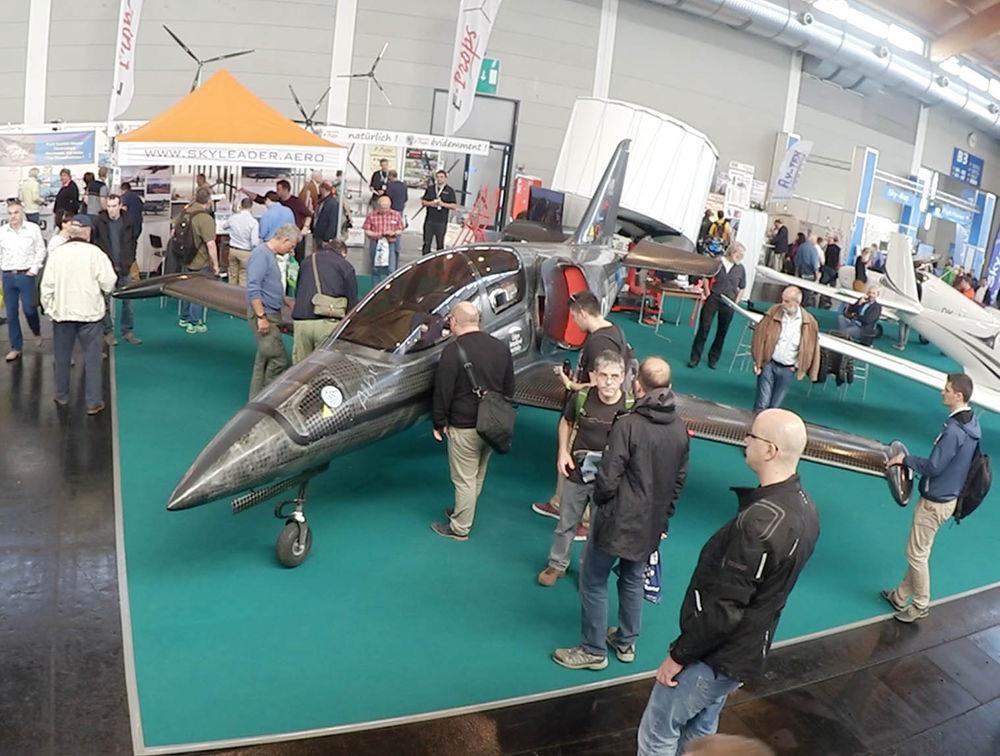 May bay gan dong co BMW S1000RR anh 7