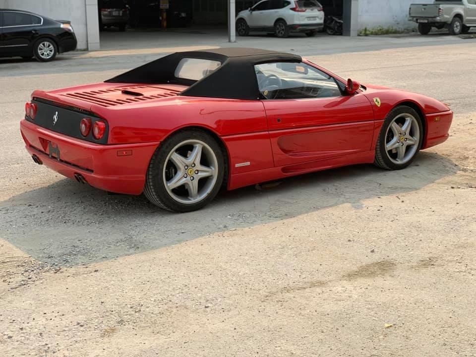 Ferrari F355 Spider doc nhat Viet Nam xuong pho anh 3