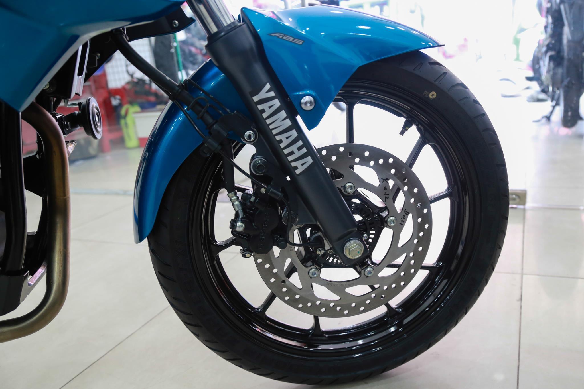 Chi tiet Yamaha FZ25 2019 ABS tai VN anh 6