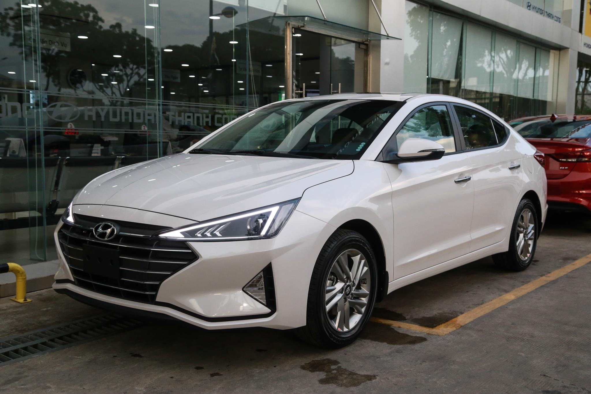 So sanh Hyundai Elantra 2019 va Kia Cerato 2019 anh 1
