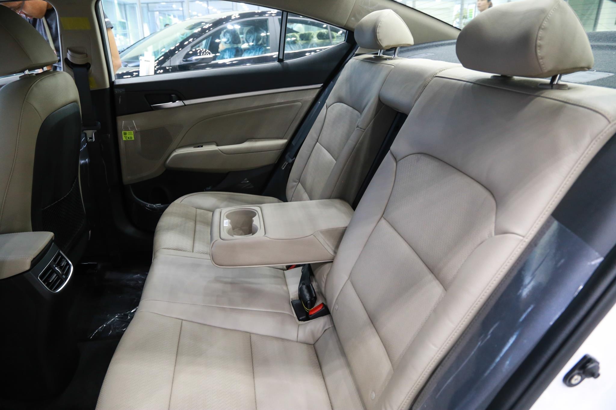 So sanh Hyundai Elantra 2019 va Kia Cerato 2019 anh 15