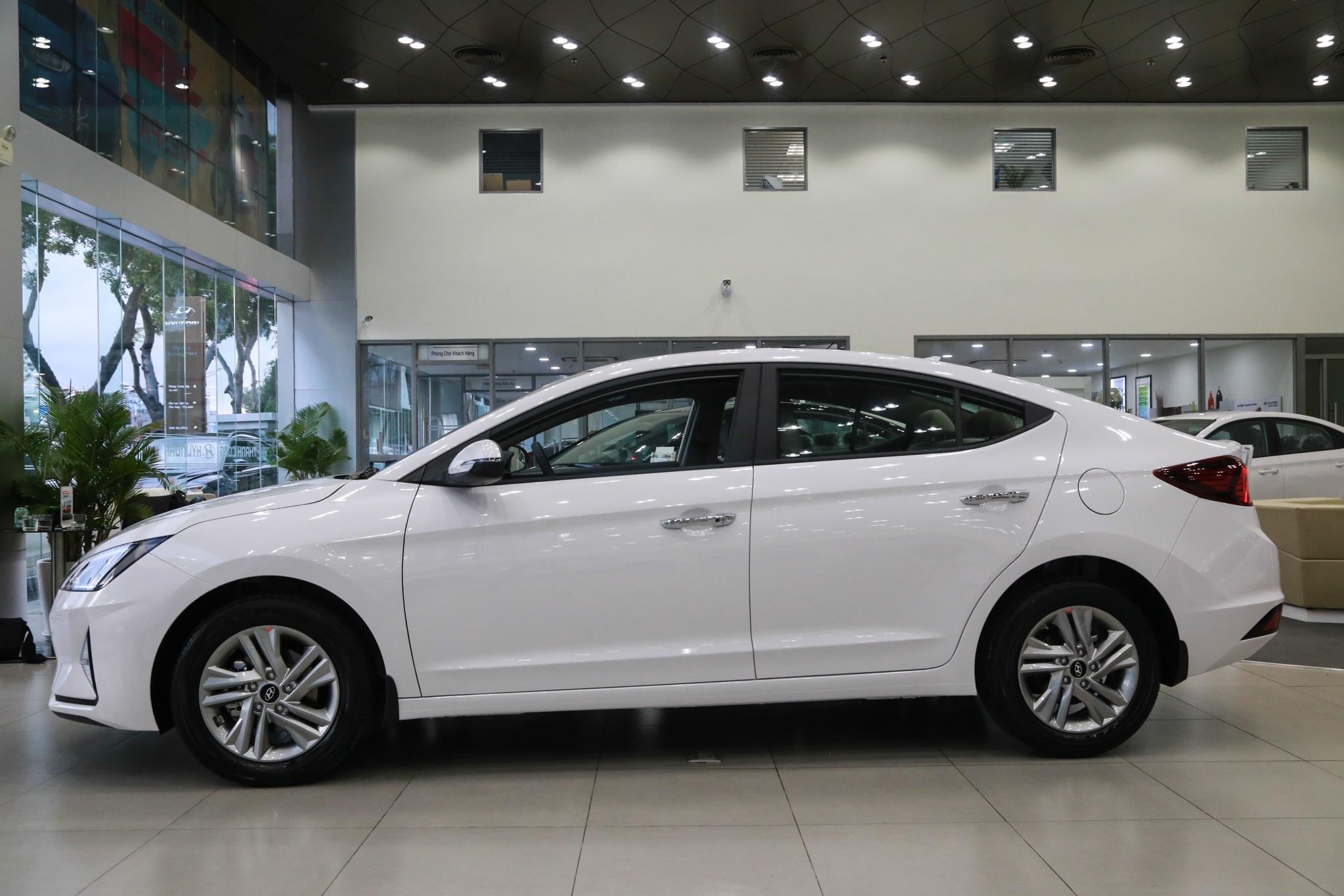 So sanh Hyundai Elantra 2019 va Kia Cerato 2019 anh 3