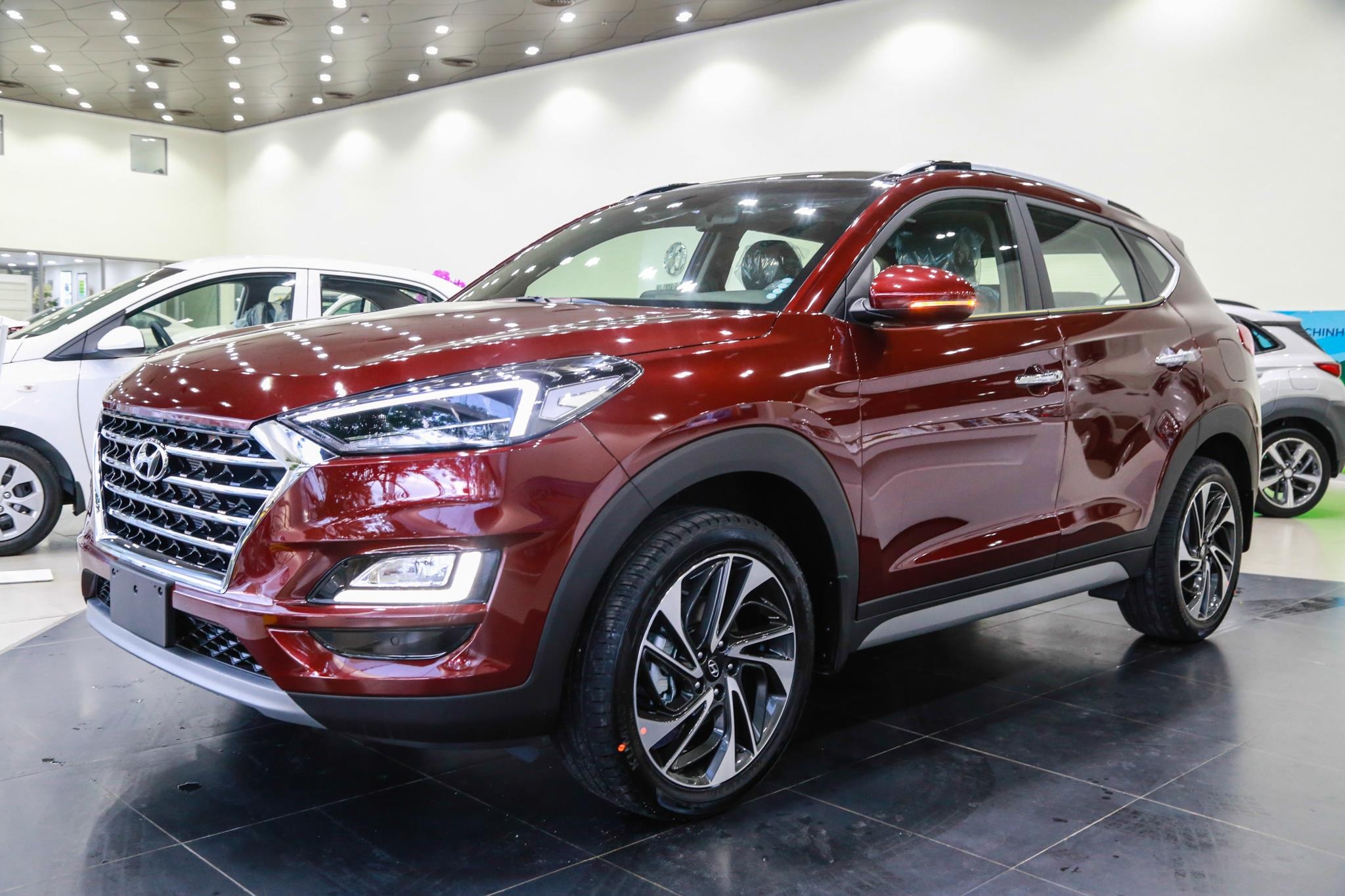 Can canh Hyundai Tucson 2019 - thay ngoai hinh, tang gia ban hinh anh