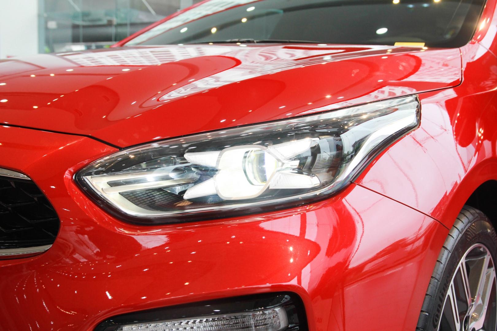 So sanh Hyundai Elantra 2019 va Kia Cerato 2019 anh 6