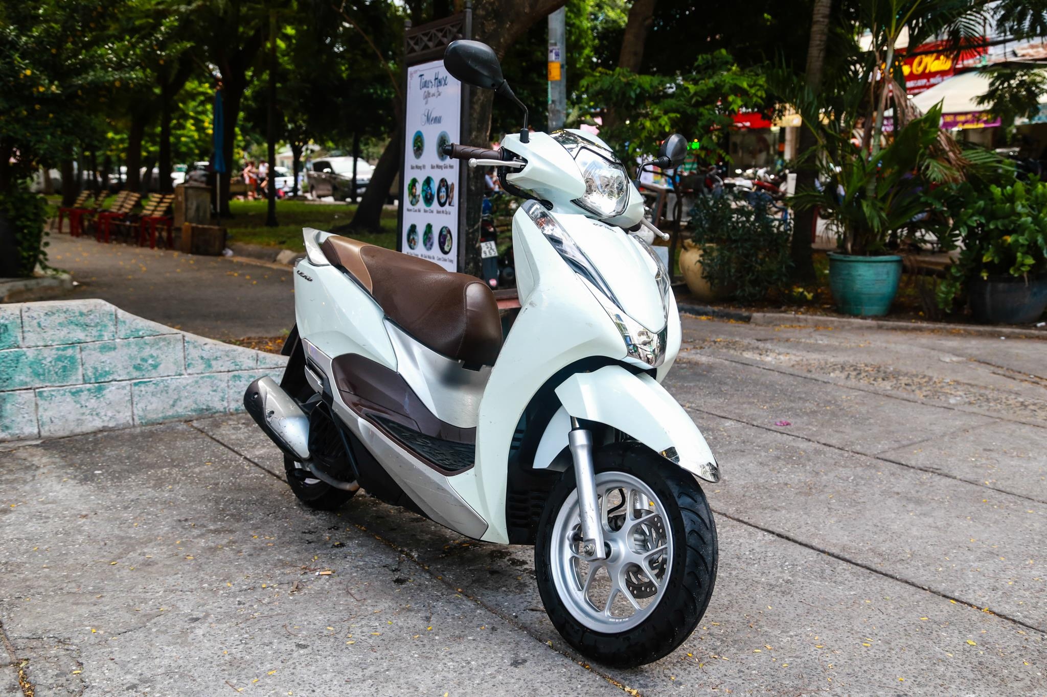 So sanh Yamaha Latte va Honda Lead anh 2