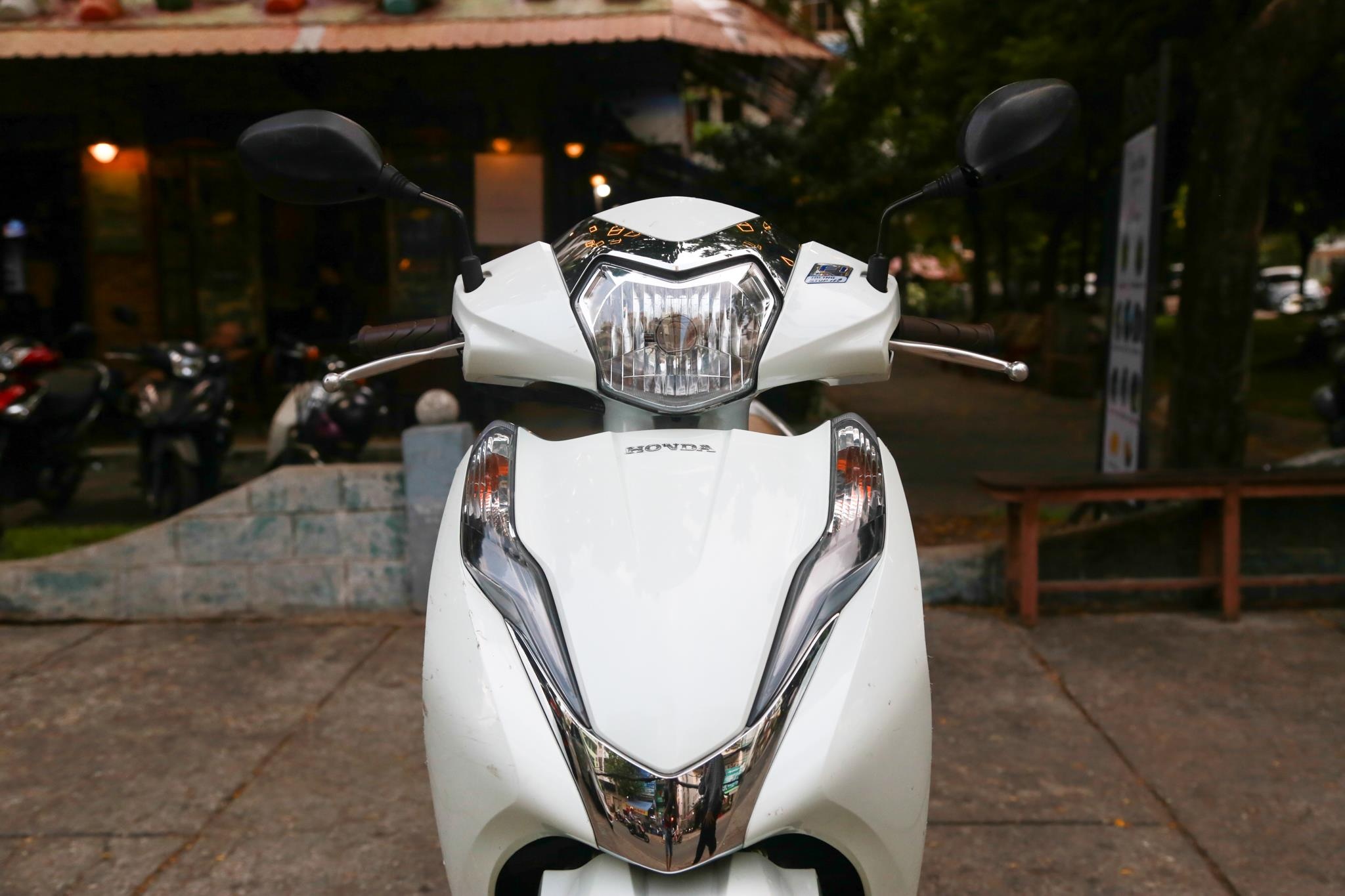 So sanh Yamaha Latte va Honda Lead anh 4