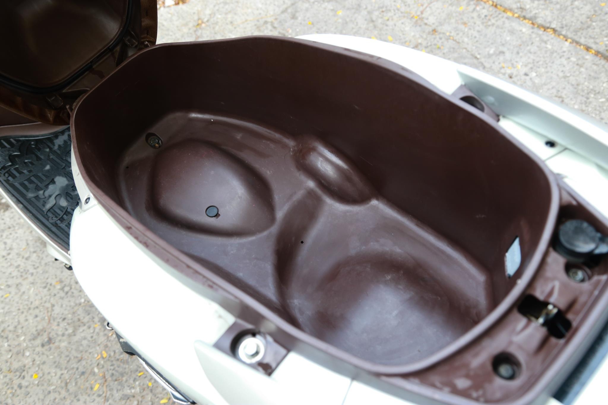 So sanh Yamaha Latte va Honda Lead anh 10