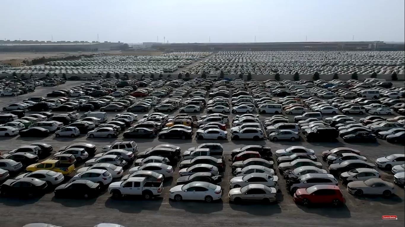 Xe sang bi vut bo nhu rac o Trung Dong anh 3