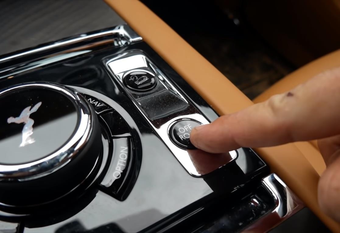 Rolls-Royce Cullinan the hien kha nang offroad anh 3