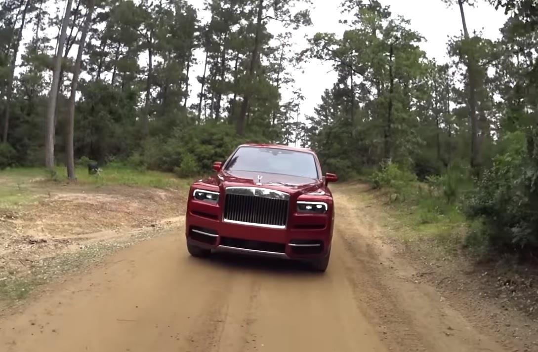 Rolls-Royce Cullinan the hien kha nang offroad anh 2