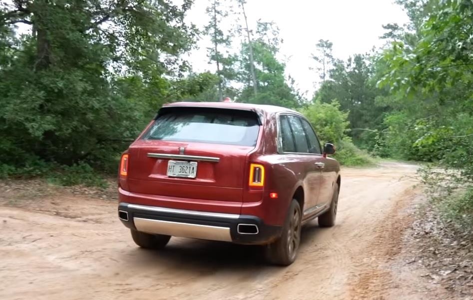 Rolls-Royce Cullinan the hien kha nang offroad anh 4