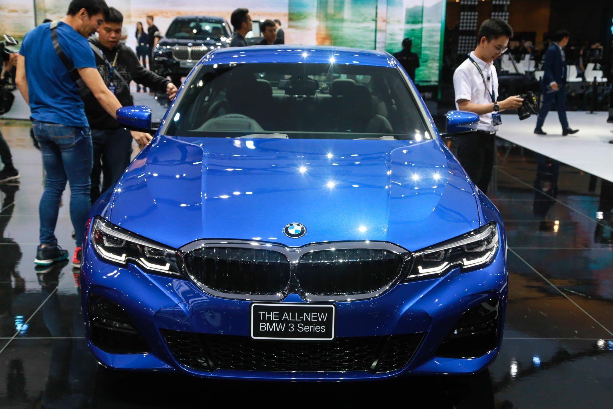 BMW X7, Mercedes-Benz GLE va nhieu mau xe sang ruc rich cap ben VN hinh anh