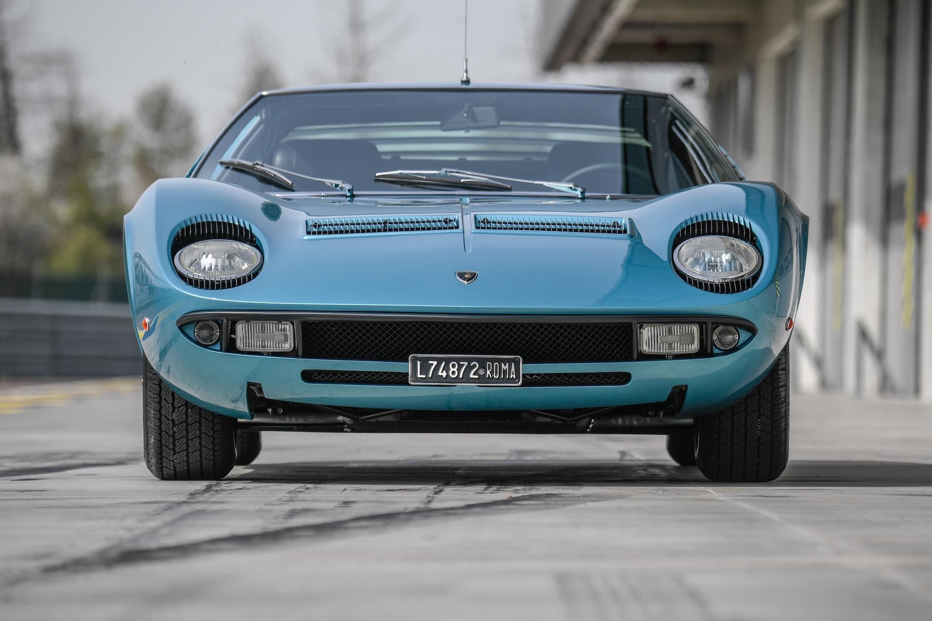 Sieu xe Lamborghini Miura doi 1971 hoi sinh nhu moi hinh anh