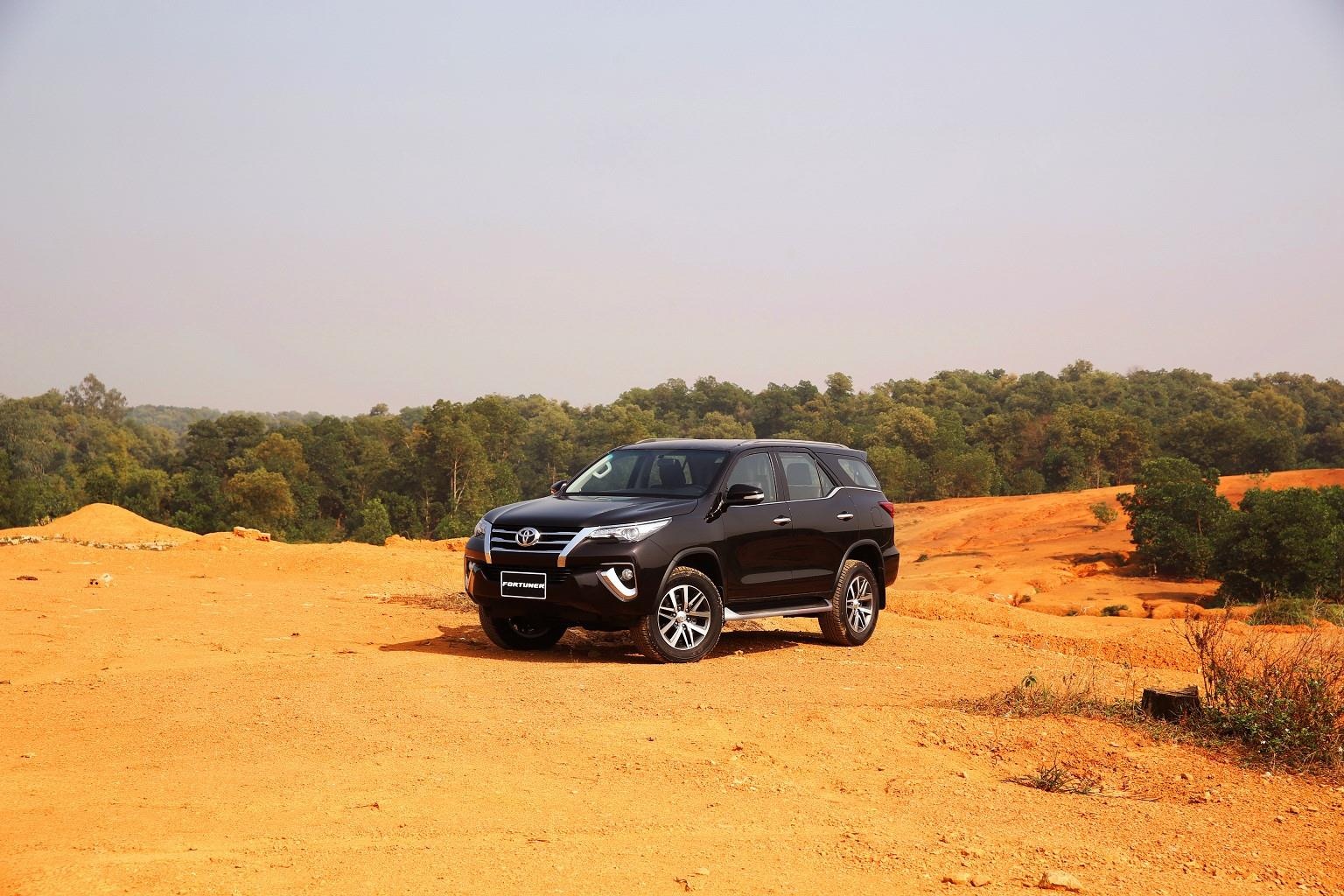 Toyota Fortuner lap rap tai VN anh 2