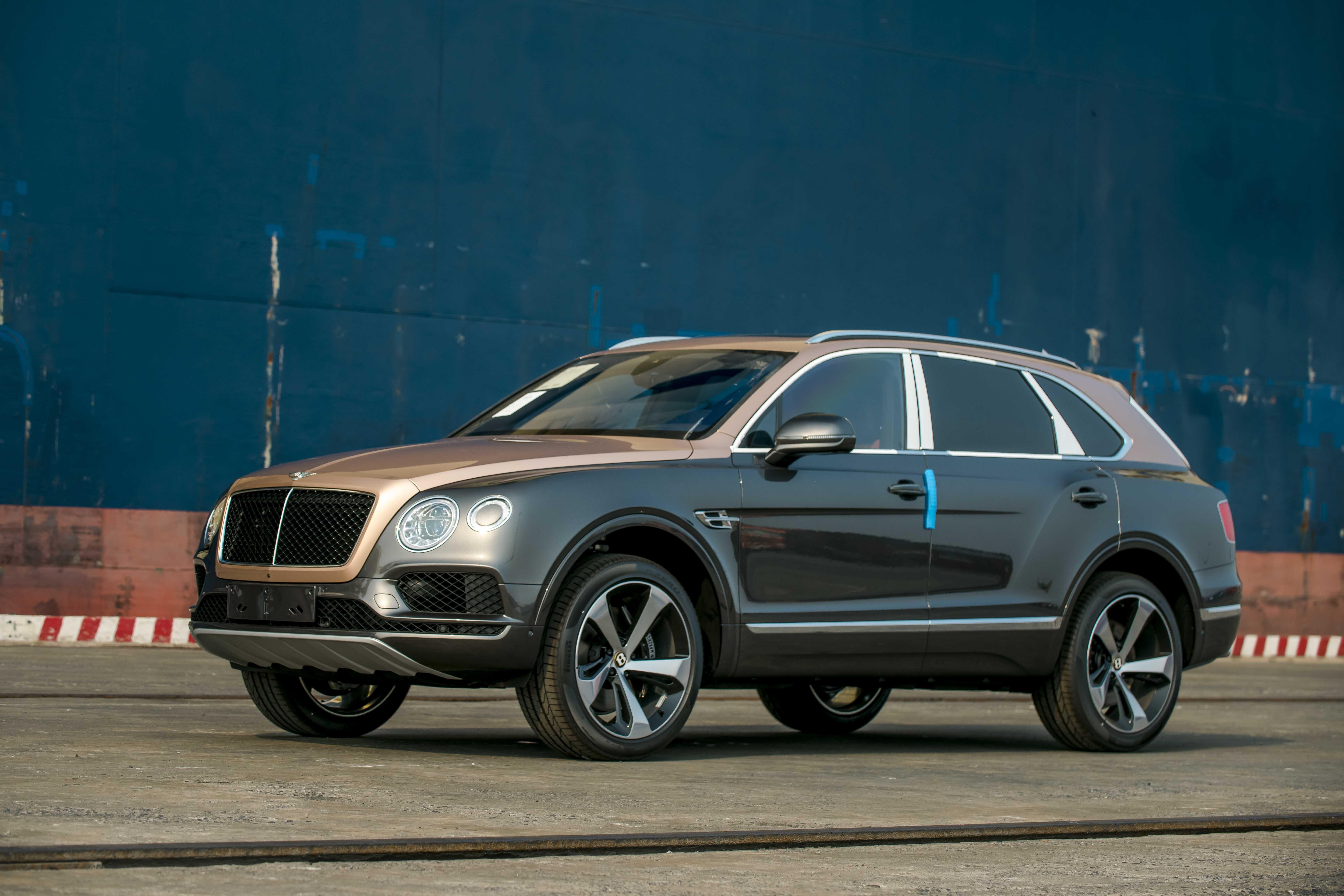 Bentley Bentayga V8 ban ky niem 100 nam anh 2